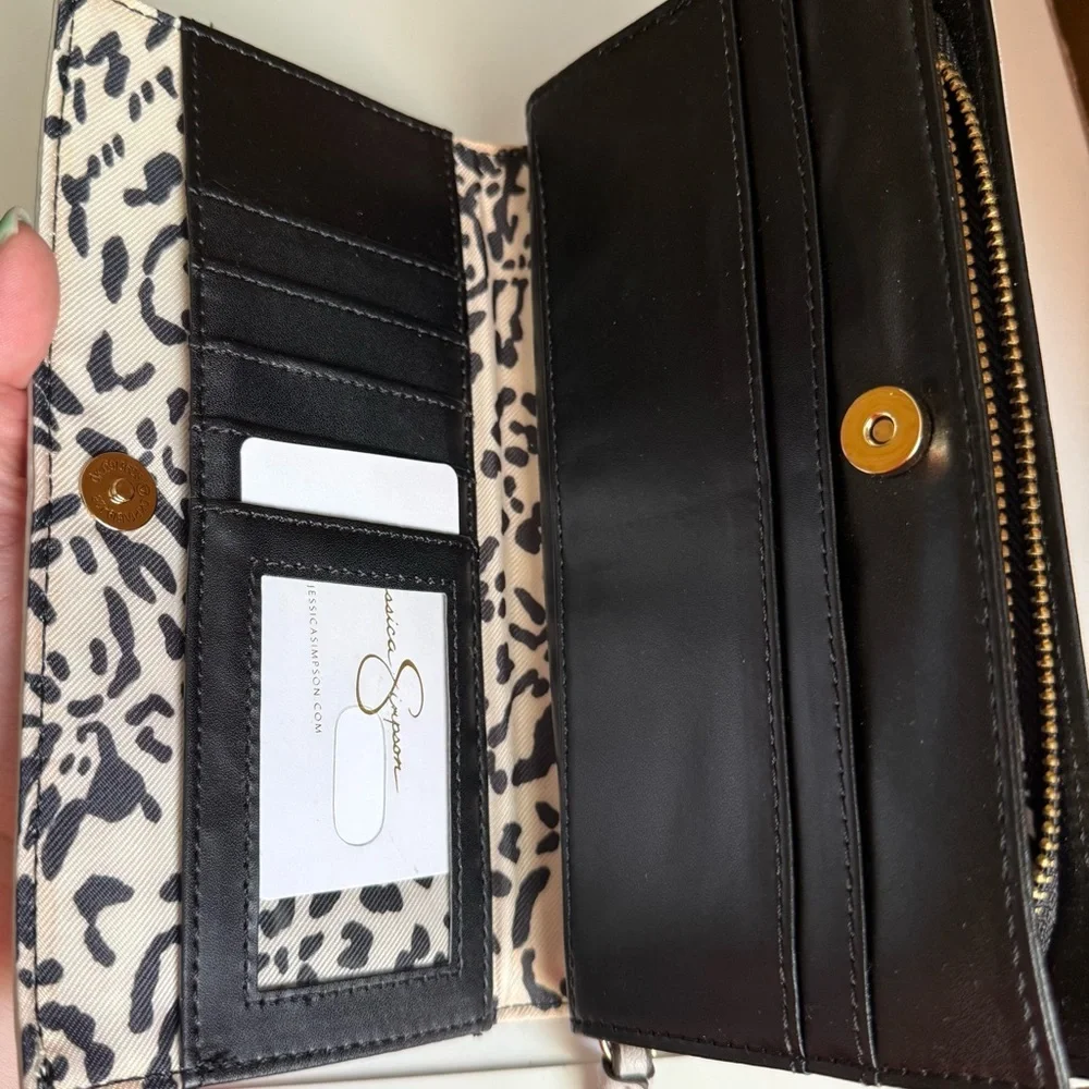 Jessica Simpson Blush Pink Zip-Around Wallet with Gold Logo - Picture 4 of 4